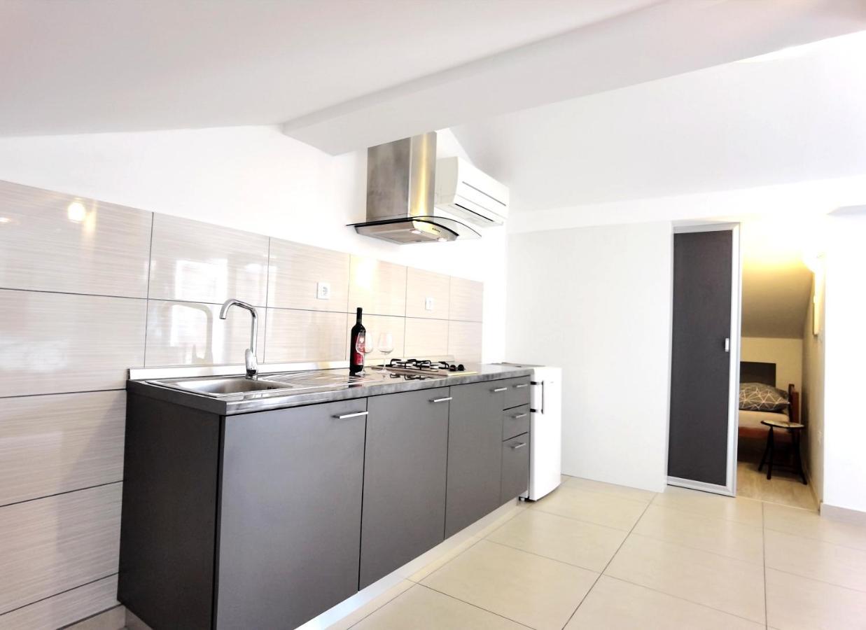 Apartments Ella Šibenik Eksteriør bilde