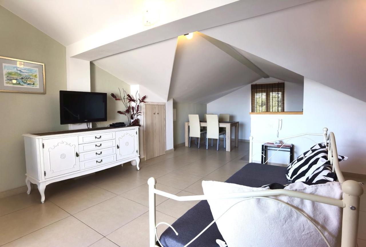 Apartments Ella Šibenik Eksteriør bilde