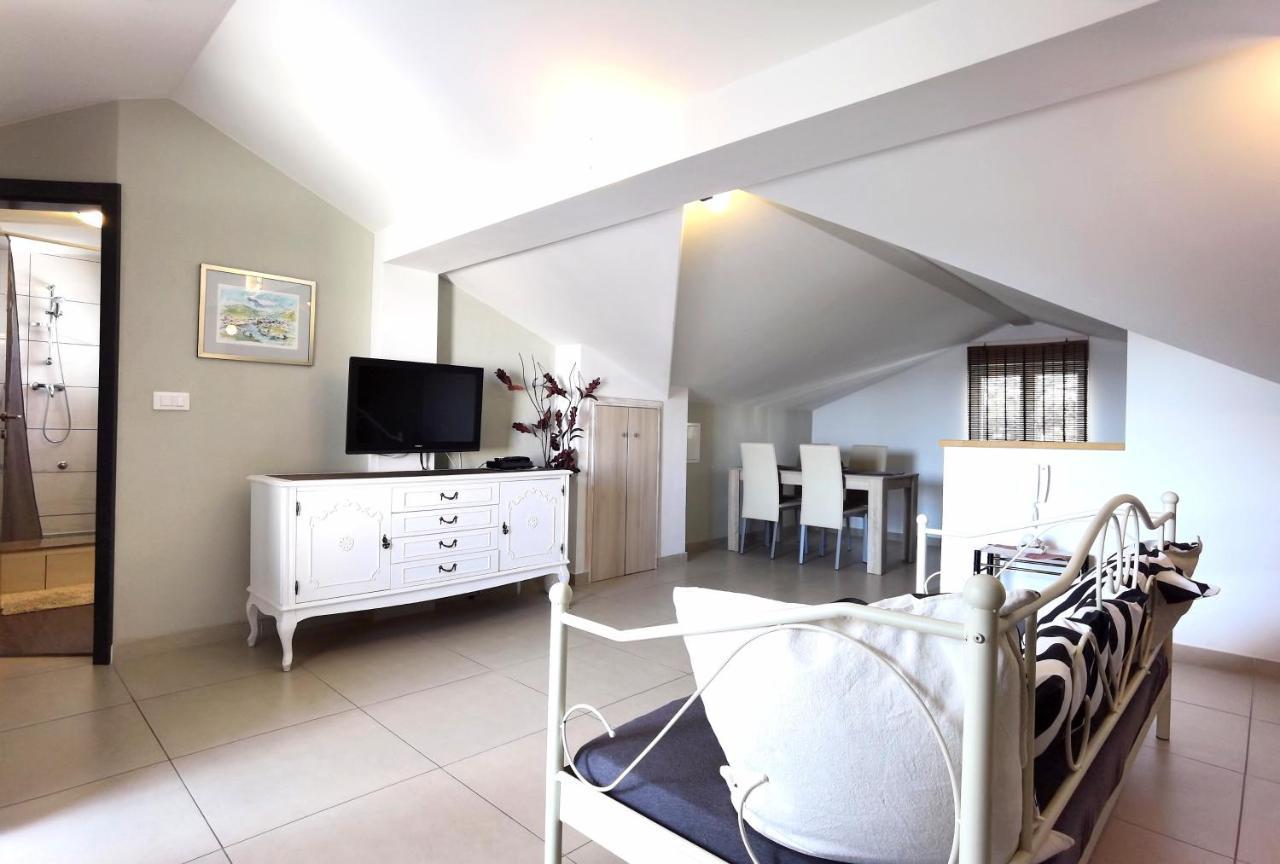 Apartments Ella Šibenik Eksteriør bilde